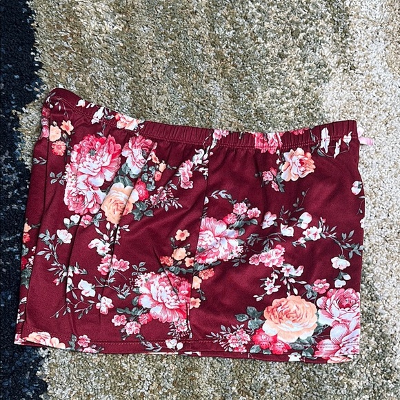 Flora by Flora Nikrooz Pajama Lounge Shorts Red w/Roses Pink & Orange Hues NWOT - Picture 7 of 8